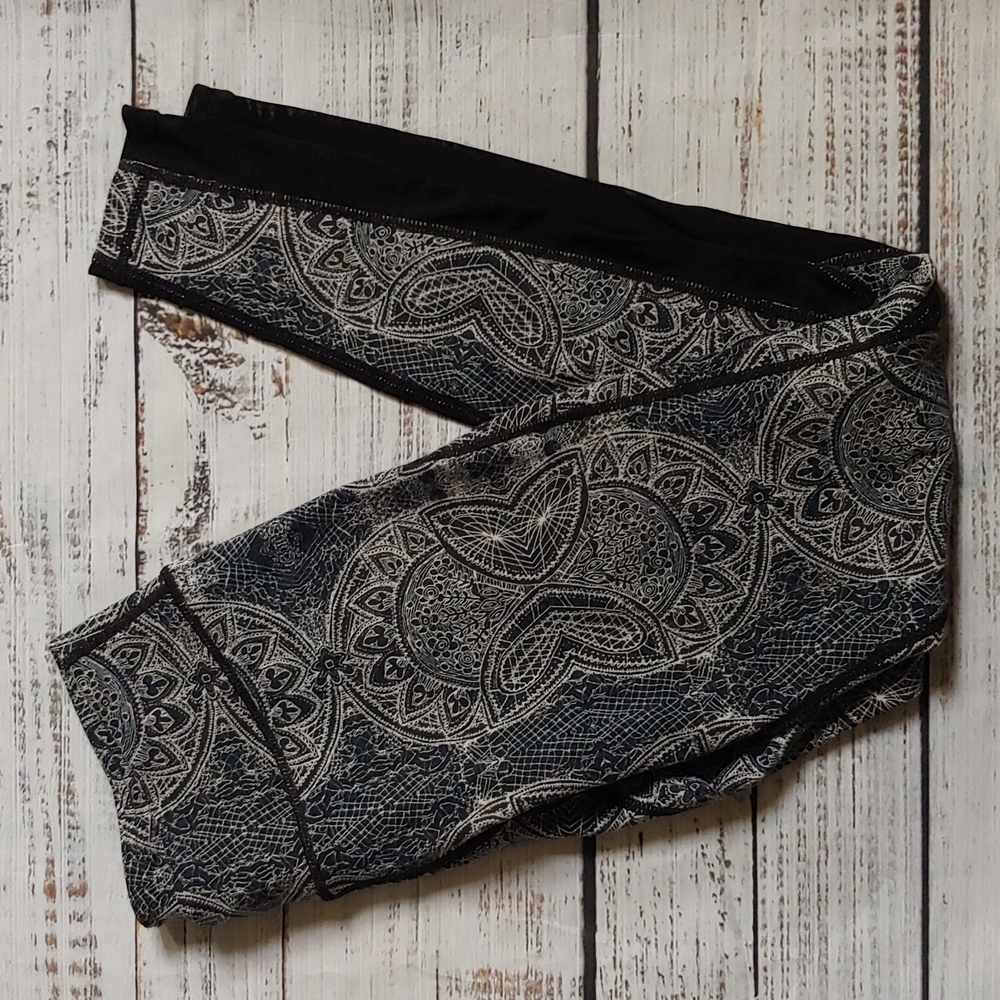FULL TILT PATTERNED LEGGINGS